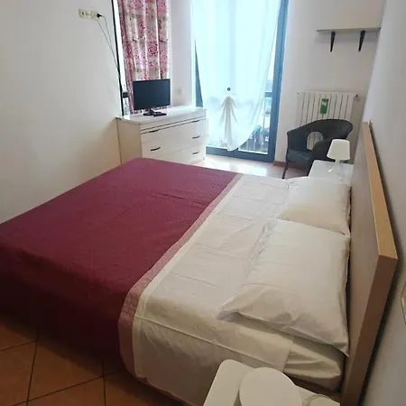 Accogliente Sotto La Rupe Di